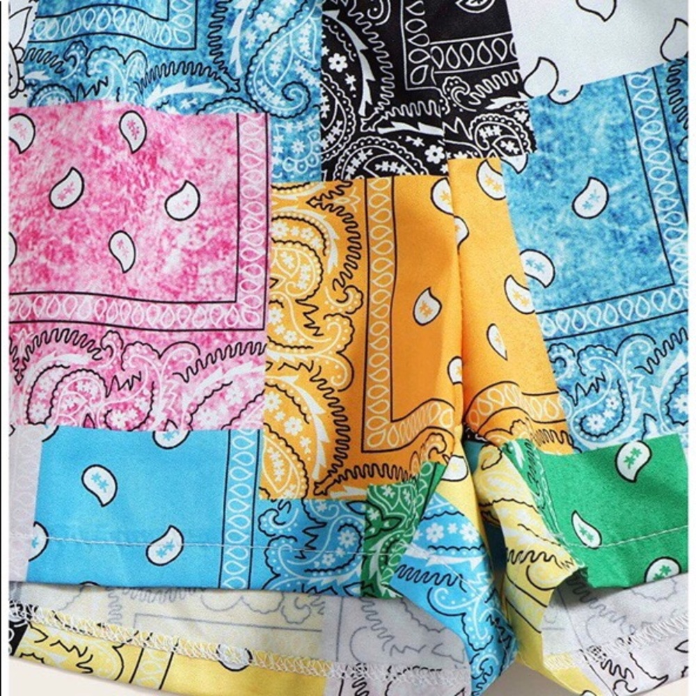 Paisley Patchwork Shorts Size Medium NWT - Picture 3 of 4